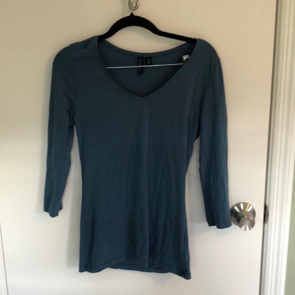 Cynthia Rowley blue v-neck shirt 3/4 sleeves